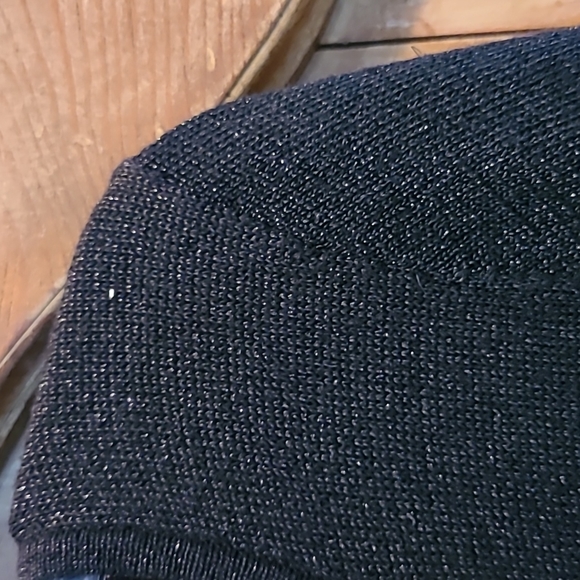 Attention brand, knee length, sweater dress in size large. - Picture 4 of 4